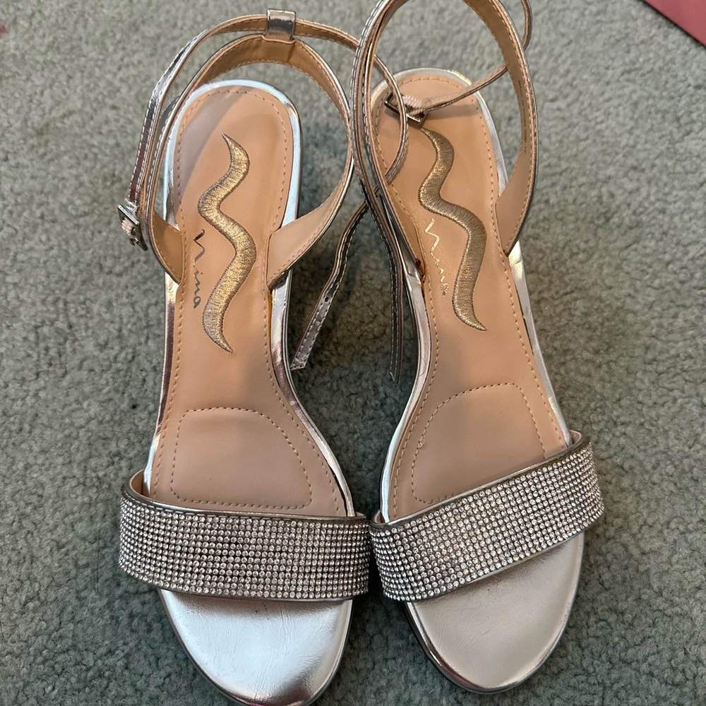 Nina shoes size 6